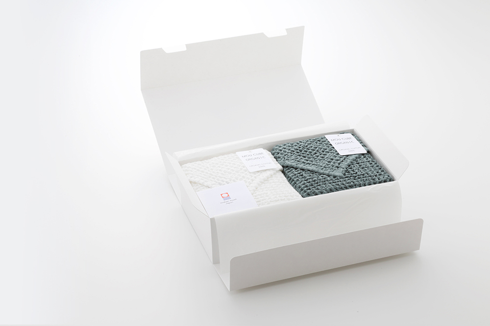 オフホワイト・グレイグリーン