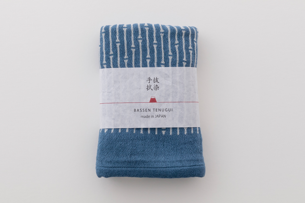 ピーコックブルー