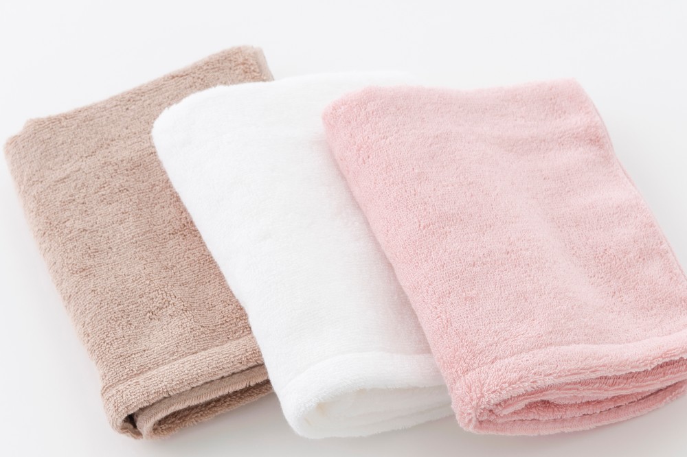 ベージュ・オフホワイト・サーモンピンク