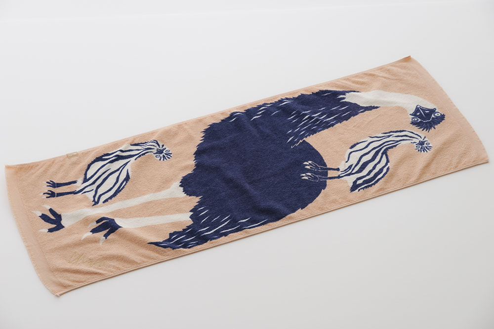 不思議がるエミュー家族