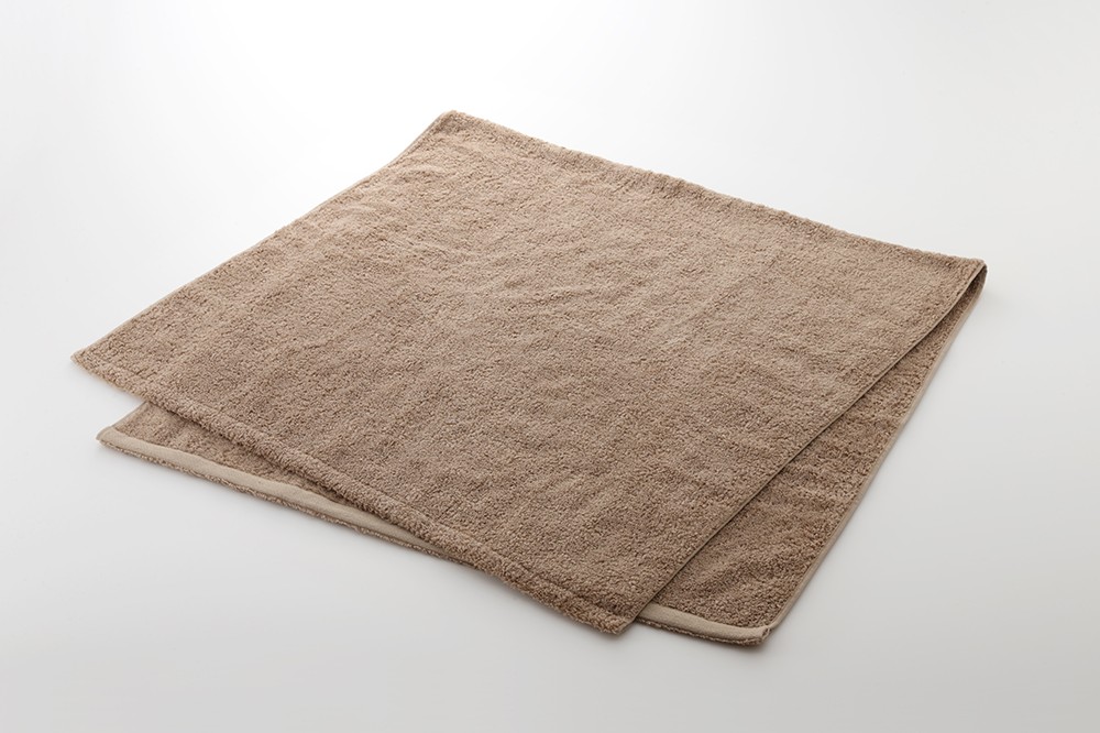 ベージュ・ブラック