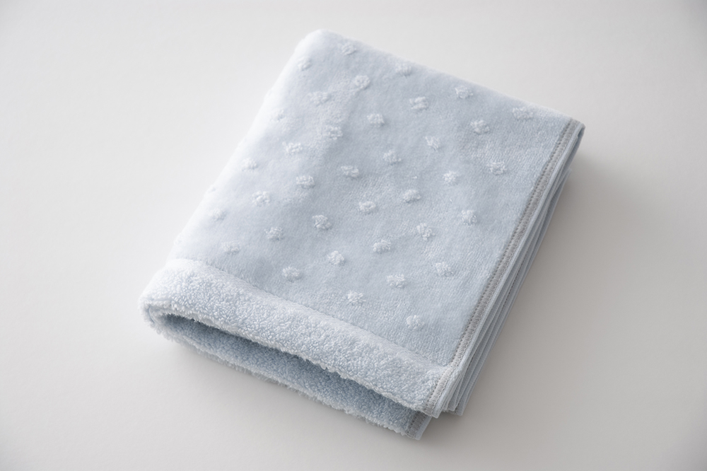 パウダーブルー