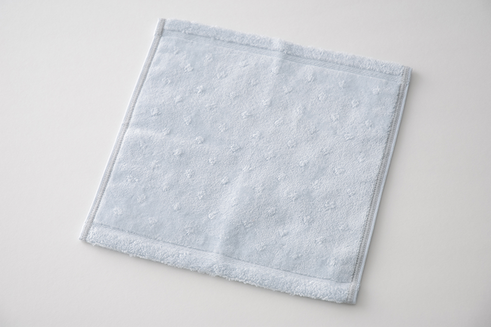 パウダーブルー