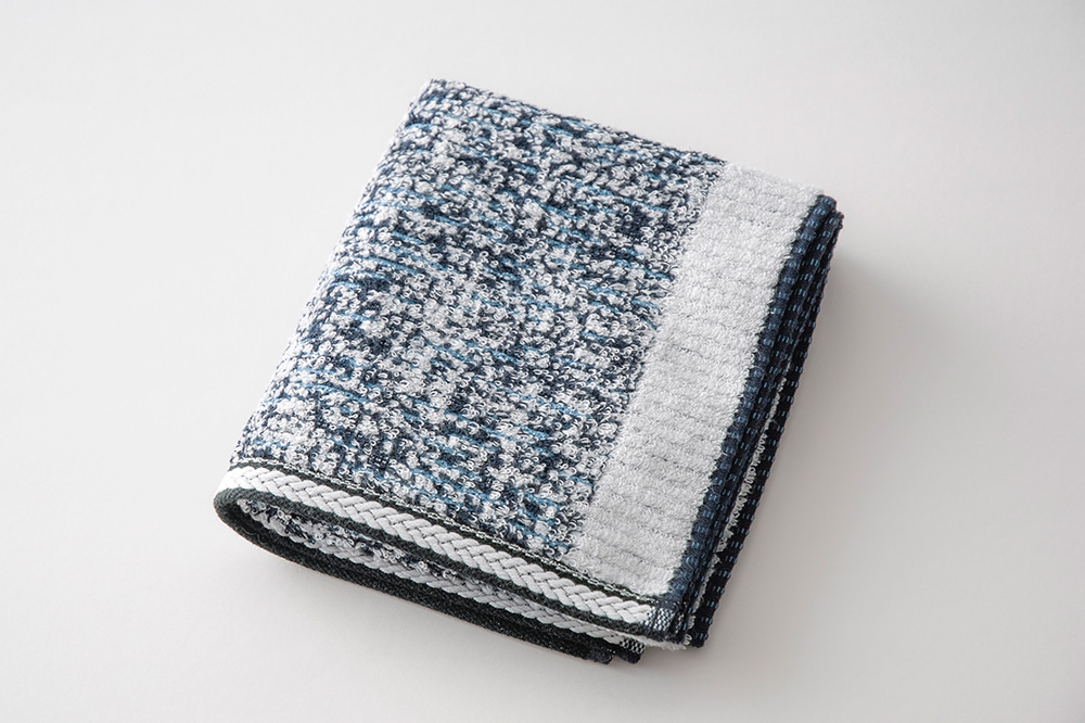 プレシャスネイビー