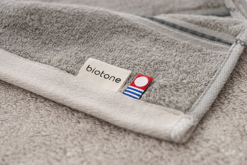 ベージュ×ウォームグレー