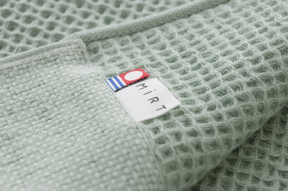 ライトグリーン