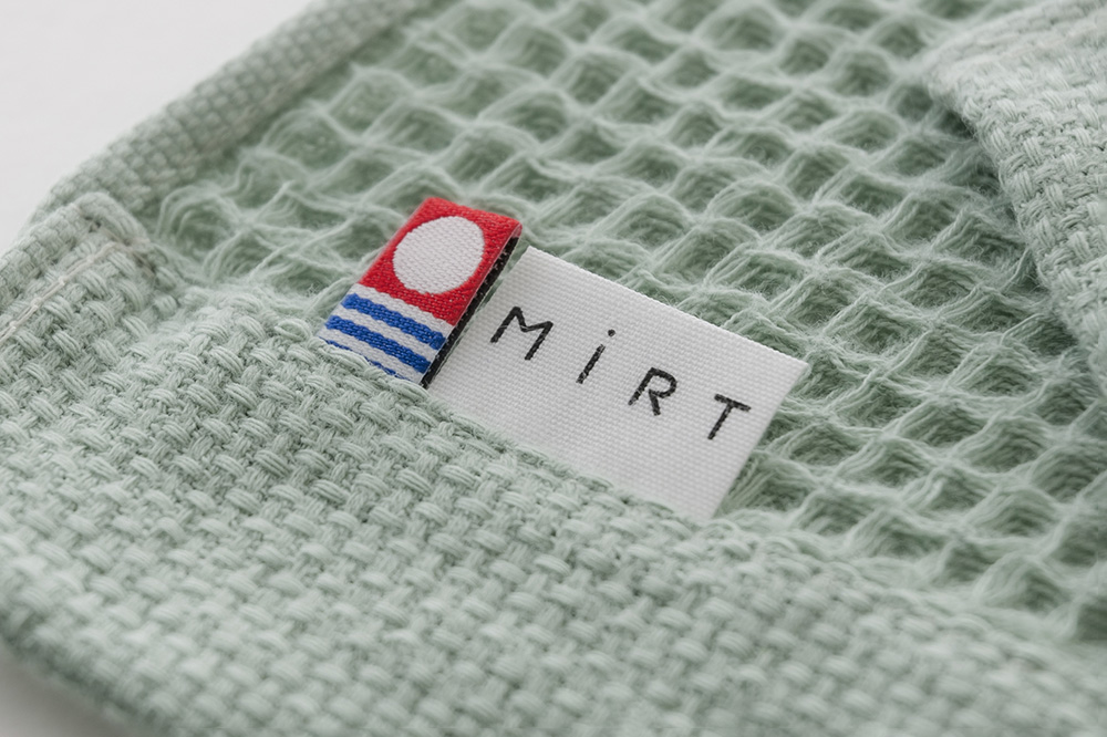 ライトグリーン