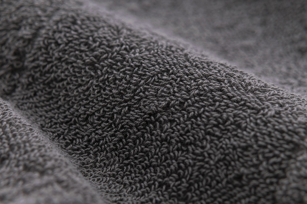 チャコールグレイ