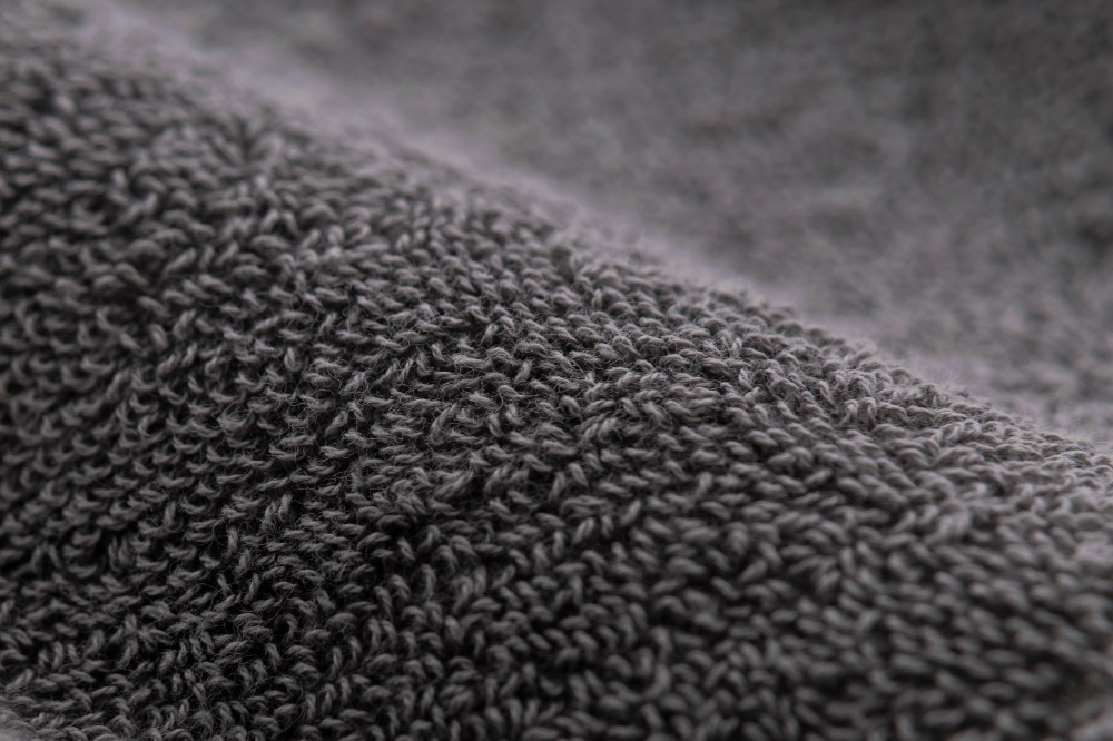 チャコールグレイ