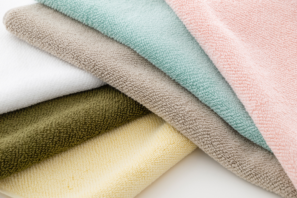 カーキグリーン