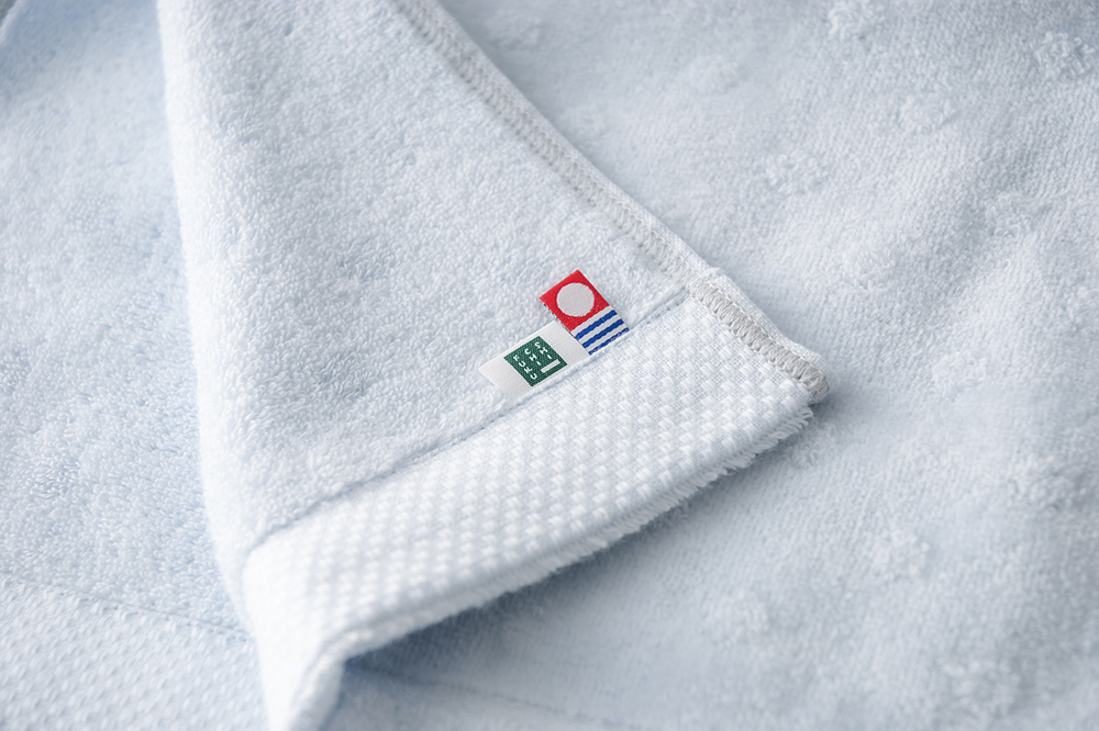 パウダーブルー