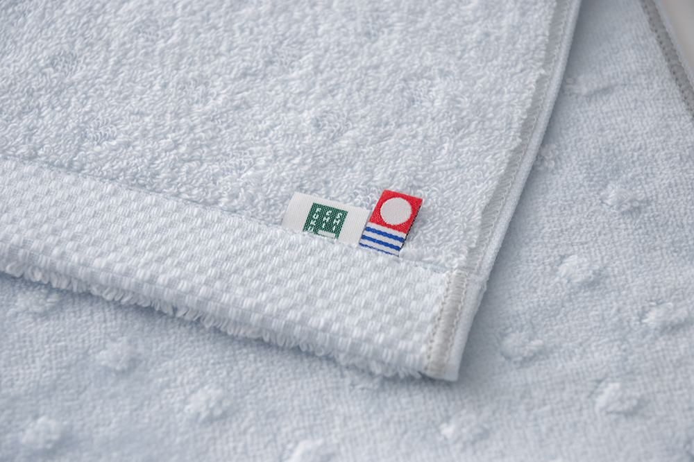 パウダーブルー