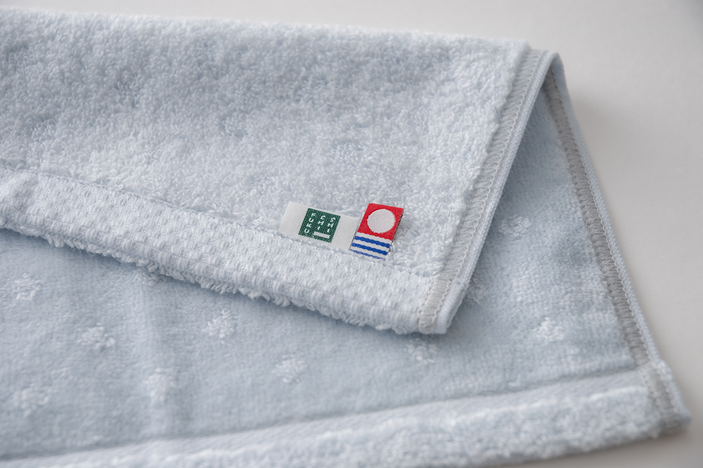 パウダーブルー