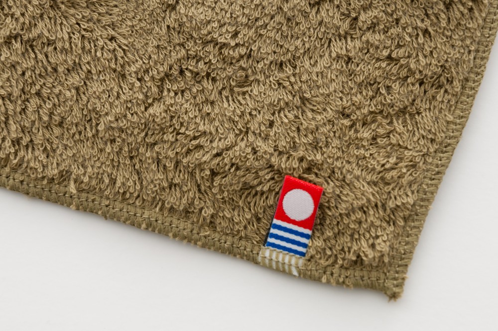 モスグリーン（ライオン）