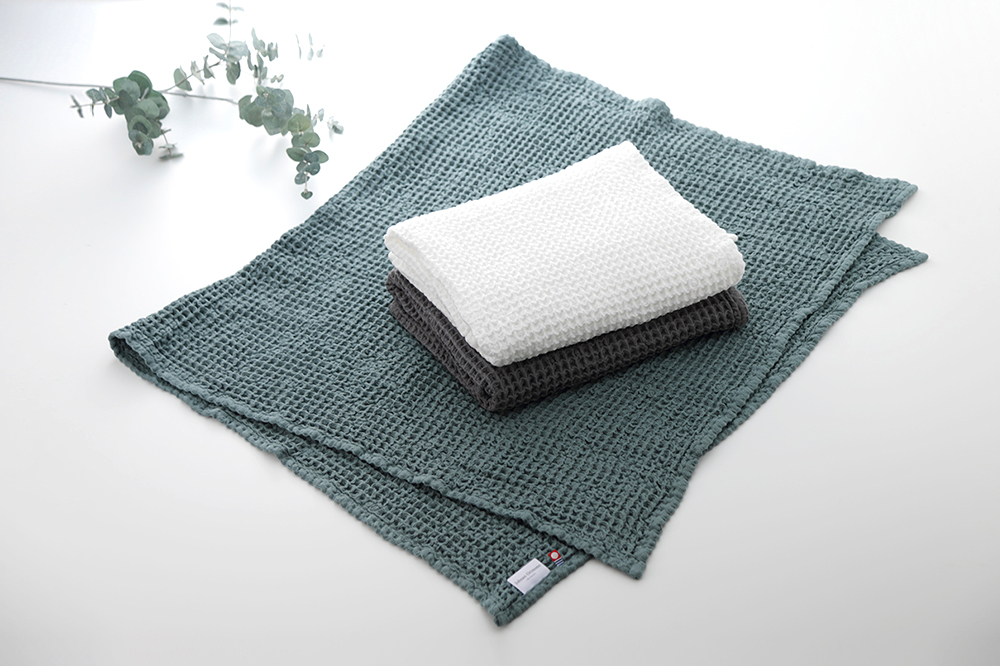 オフホワイト・グレイグリーン