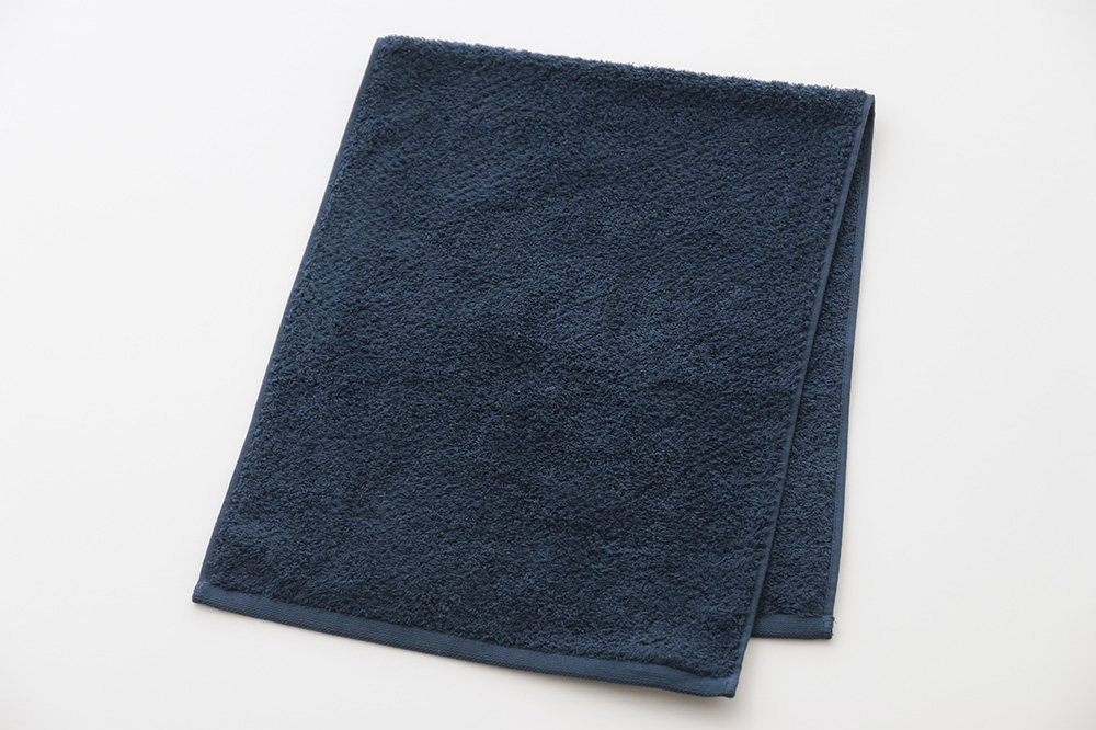 グレー・ホワイト・ネイビー