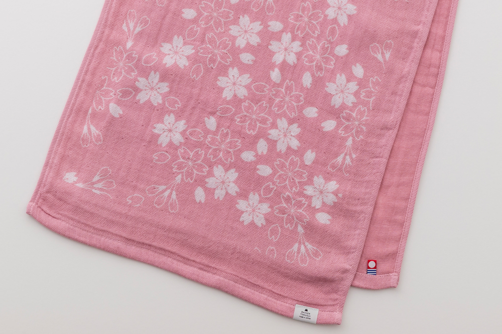 サーモンピンク