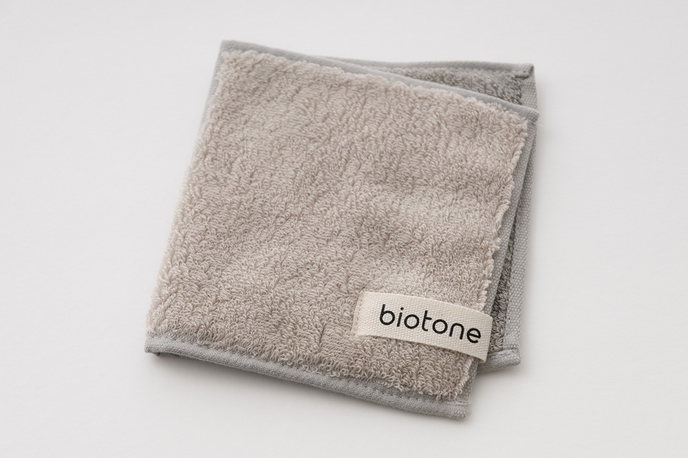 ベージュ×ウォームグレー