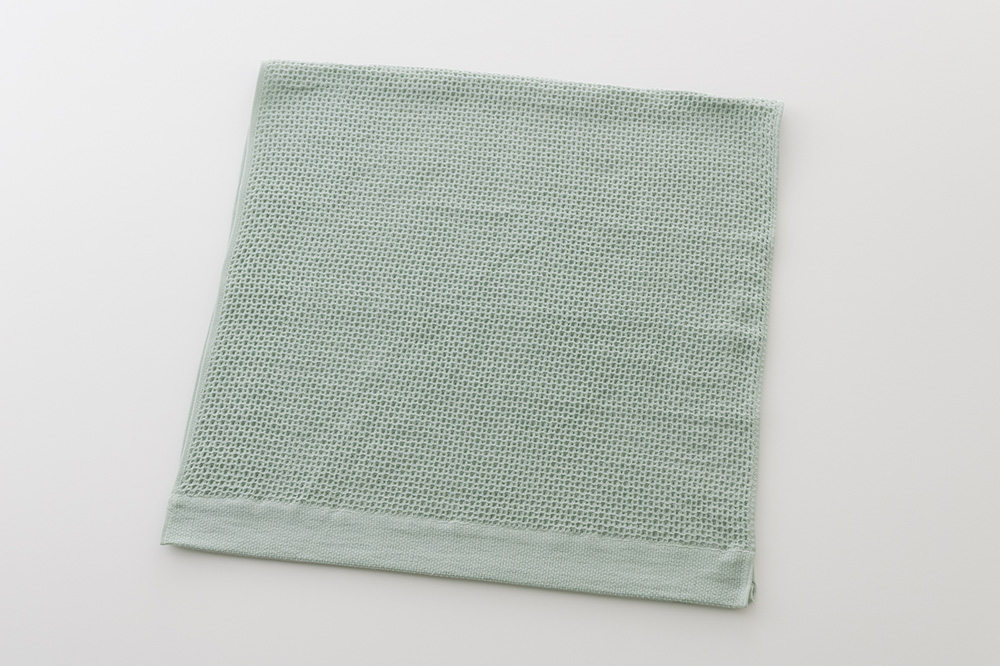 ライトグリーン