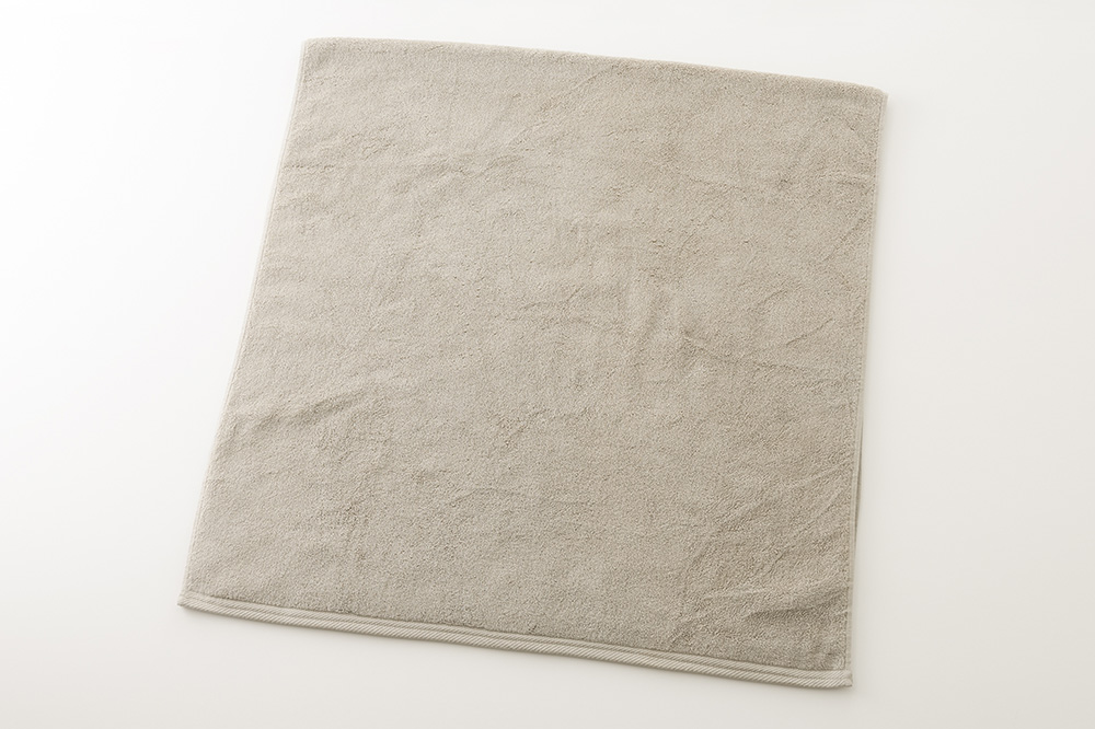 オリーブグレー