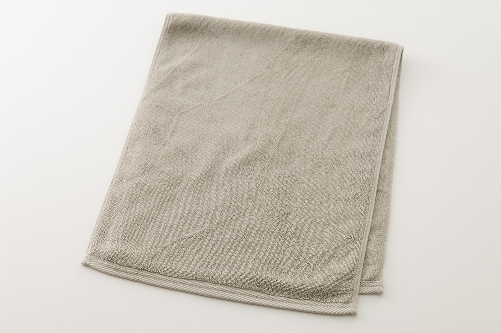 オリーブグレー