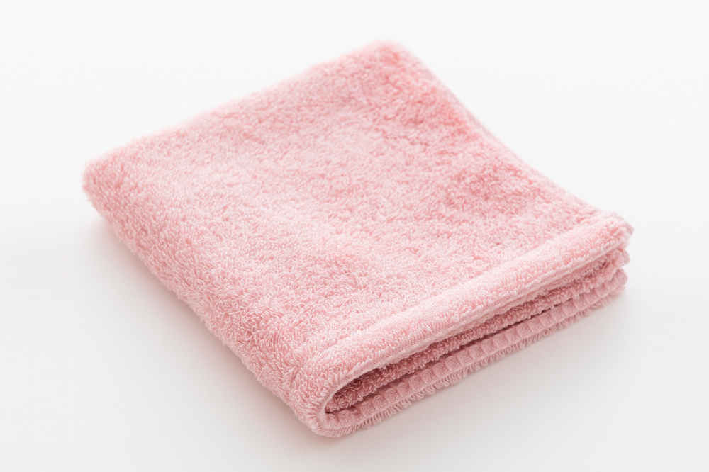 サーモンピンク