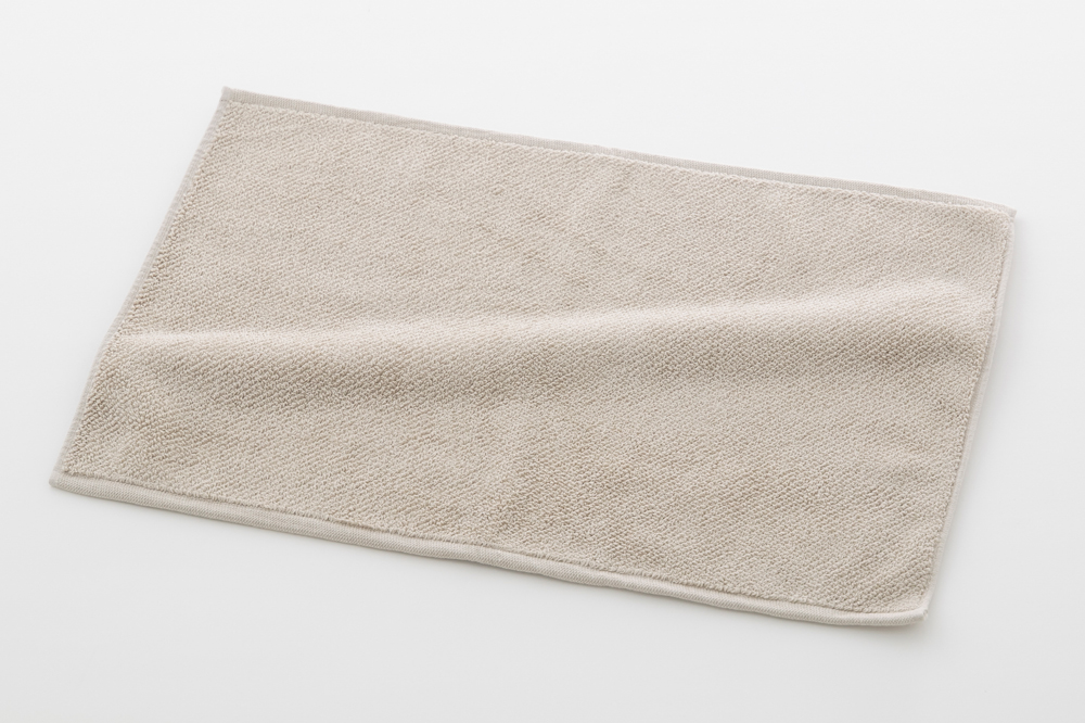 グレーベージュ