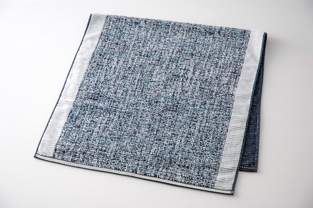 プレシャスネイビー